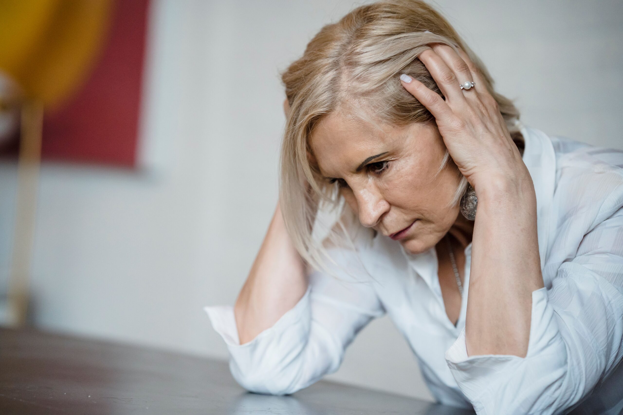 Startseite 1 Gestresste Frau – Cortisol als Abnehm-Hindernis ab 50